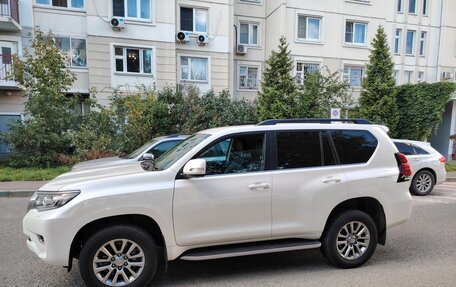 Toyota Land Cruiser Prado 150 рестайлинг 2, 2018 год, 4 285 000 рублей, 2 фотография