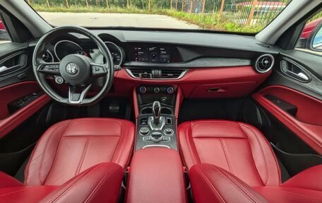 Alfa Romeo Stelvio, 2020 год, 3 300 000 рублей, 8 фотография