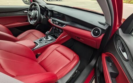 Alfa Romeo Stelvio, 2020 год, 3 300 000 рублей, 7 фотография