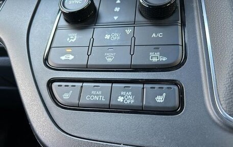 Honda Stepwgn, 2023 год, 2 400 000 рублей, 29 фотография