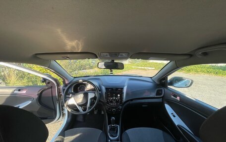 Hyundai Solaris II рестайлинг, 2012 год, 450 000 рублей, 12 фотография