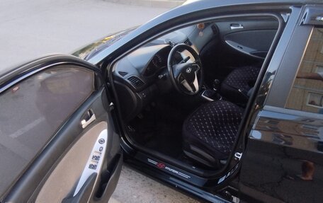 Hyundai Solaris II рестайлинг, 2012 год, 620 000 рублей, 1 фотография