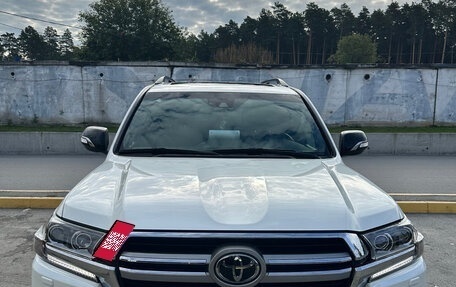 Toyota Land Cruiser 200, 2020 год, 11 500 000 рублей, 2 фотография