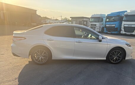 Toyota Camry, 2023 год, 3 330 000 рублей, 4 фотография