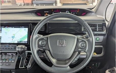 Honda Stepwgn IV, 2018 год, 2 050 000 рублей, 12 фотография