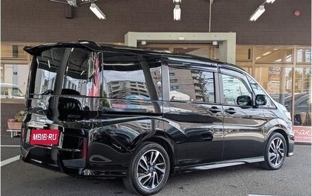 Honda Stepwgn IV, 2018 год, 2 050 000 рублей, 3 фотография