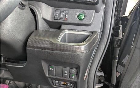 Honda Stepwgn IV, 2018 год, 2 050 000 рублей, 16 фотография