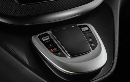 Mercedes-Benz V-Класс, 2021 год, 5 500 000 рублей, 21 фотография
