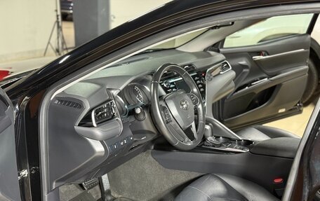 Toyota Camry, 2020 год, 2 340 000 рублей, 9 фотография