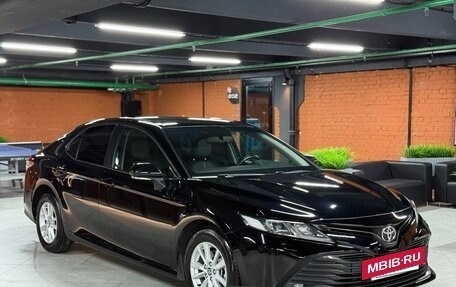 Toyota Camry, 2020 год, 2 340 000 рублей, 3 фотография