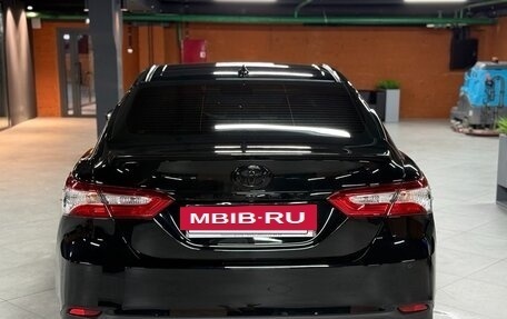 Toyota Camry, 2020 год, 2 340 000 рублей, 6 фотография