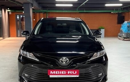 Toyota Camry, 2020 год, 2 340 000 рублей, 2 фотография