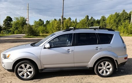 Mitsubishi Outlander III рестайлинг 3, 2011 год, 1 250 000 рублей, 3 фотография