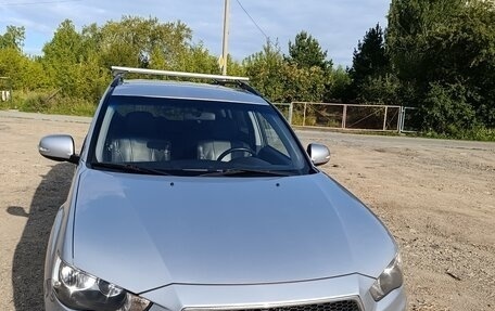Mitsubishi Outlander III рестайлинг 3, 2011 год, 1 250 000 рублей, 4 фотография