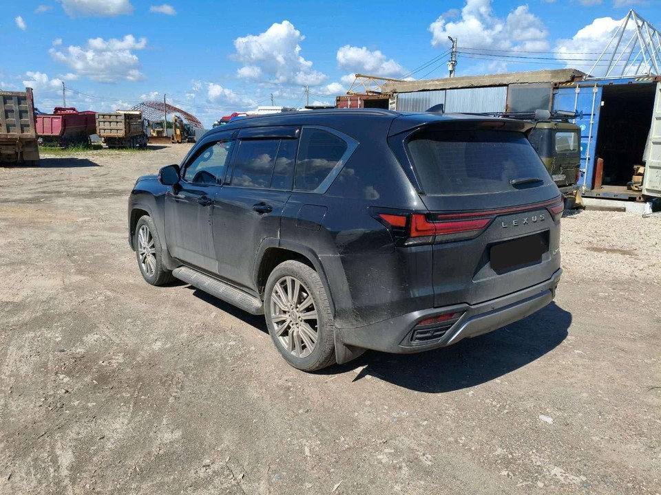 Lexus LX III рестайлинг 2, 2023 год, 13 700 000 рублей, 3 фотография