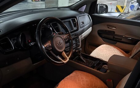 KIA Carnival III, 2016 год, 3 100 000 рублей, 7 фотография