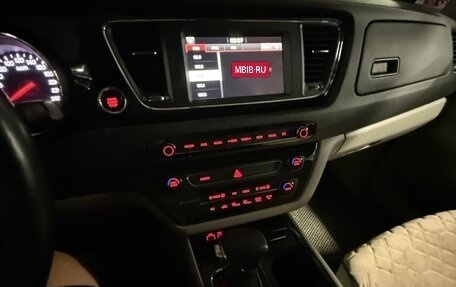 KIA Carnival III, 2016 год, 3 100 000 рублей, 6 фотография