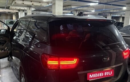 KIA Carnival III, 2016 год, 3 100 000 рублей, 2 фотография