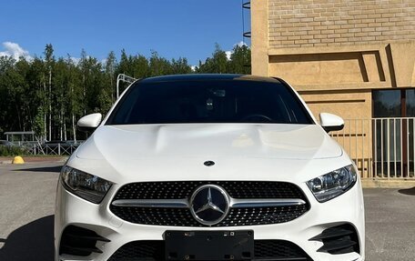Mercedes-Benz A-Класс, 2021 год, 1 850 000 рублей, 2 фотография