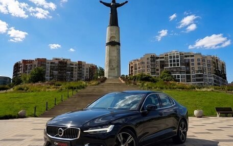 Volvo S60 III, 2021 год, 2 800 000 рублей, 1 фотография