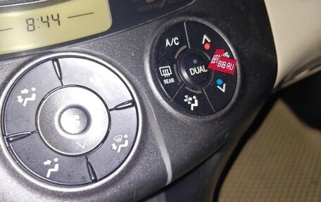 Toyota RAV4, 2010 год, 1 350 000 рублей, 13 фотография