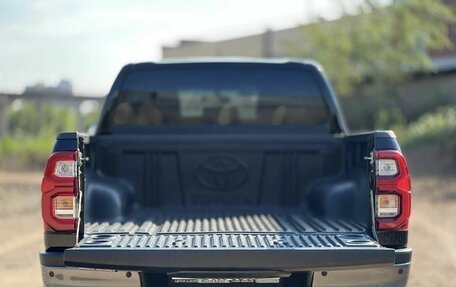 Toyota Hilux VIII, 2021 год, 4 799 000 рублей, 5 фотография