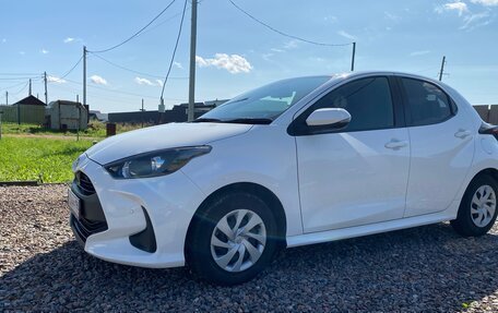 Toyota Yaris, 2021 год, 1 180 000 рублей, 4 фотография