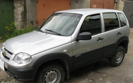 Chevrolet Niva I рестайлинг, 2016 год, 640 000 рублей, 2 фотография