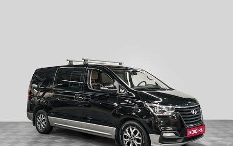 Hyundai H-1 II рестайлинг, 2018 год, 3 040 000 рублей, 2 фотография