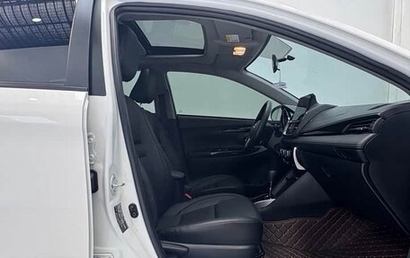 Toyota Yaris XP150 рестайлинг, 2022 год, 1 378 010 рублей, 7 фотография