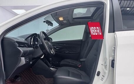 Toyota Yaris XP150 рестайлинг, 2022 год, 1 378 010 рублей, 10 фотография