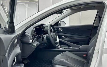 Hyundai Elantra, 2023 год, 1 645 010 рублей, 9 фотография