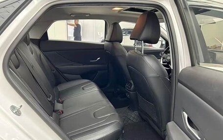 Hyundai Elantra, 2023 год, 1 645 010 рублей, 18 фотография