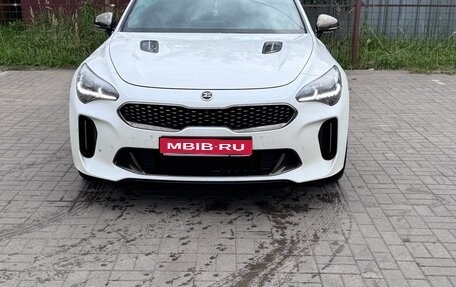 KIA Stinger I, 2018 год, 2 600 000 рублей, 1 фотография