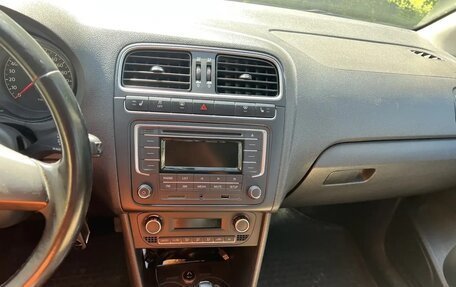 Volkswagen Polo VI (EU Market), 2013 год, 820 000 рублей, 2 фотография