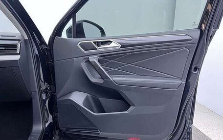 Volkswagen Tiguan II, 2023 год, 2 740 000 рублей, 6 фотография