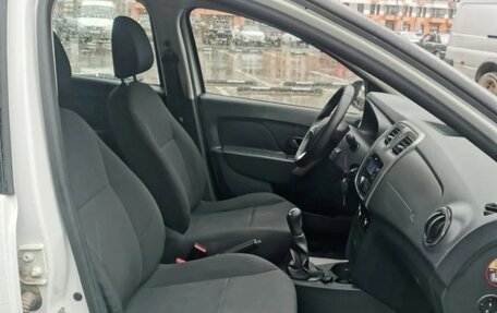 Renault Logan II, 2019 год, 680 000 рублей, 19 фотография