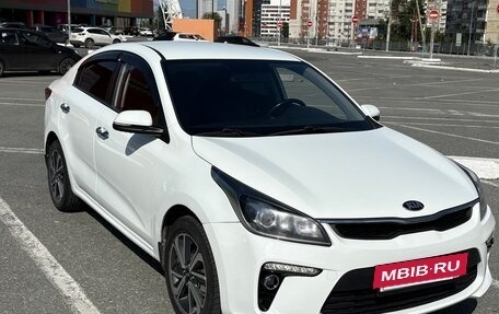 KIA Rio IV, 2018 год, 1 550 000 рублей, 2 фотография