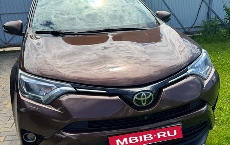 Toyota RAV4, 2018 год, 2 800 000 рублей, 1 фотография