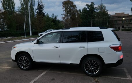 Toyota Highlander III, 2013 год, 1 775 000 рублей, 4 фотография