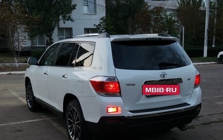 Toyota Highlander III, 2013 год, 1 775 000 рублей, 6 фотография