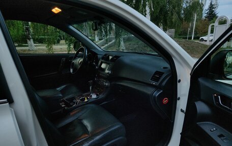 Toyota Highlander III, 2013 год, 1 775 000 рублей, 11 фотография