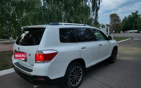 Toyota Highlander III, 2013 год, 1 775 000 рублей, 5 фотография