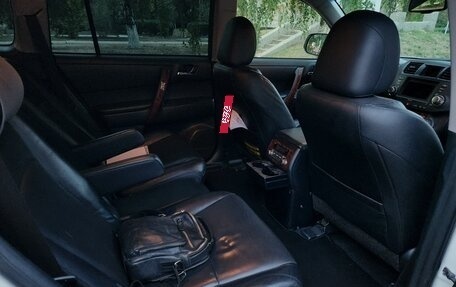 Toyota Highlander III, 2013 год, 1 775 000 рублей, 12 фотография