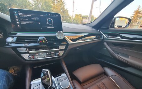 BMW 5 серия, 2021 год, 5 300 000 рублей, 23 фотография