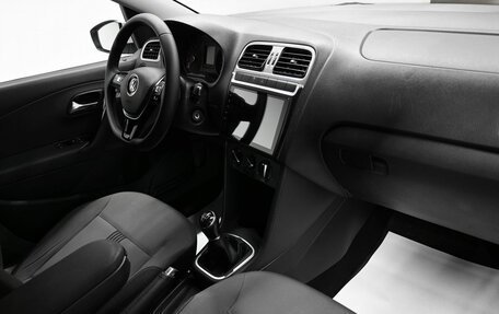 Volkswagen Polo VI (EU Market), 2016 год, 1 035 000 рублей, 13 фотография