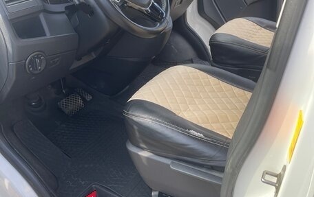 Volkswagen Caravelle T6 рестайлинг, 2018 год, 2 990 000 рублей, 2 фотография