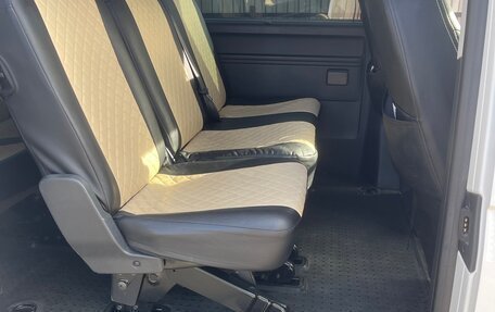 Volkswagen Caravelle T6 рестайлинг, 2018 год, 2 990 000 рублей, 11 фотография