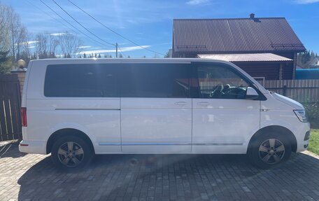 Volkswagen Caravelle T6 рестайлинг, 2018 год, 2 990 000 рублей, 19 фотография