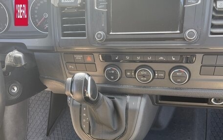 Volkswagen Caravelle T6 рестайлинг, 2018 год, 2 990 000 рублей, 5 фотография